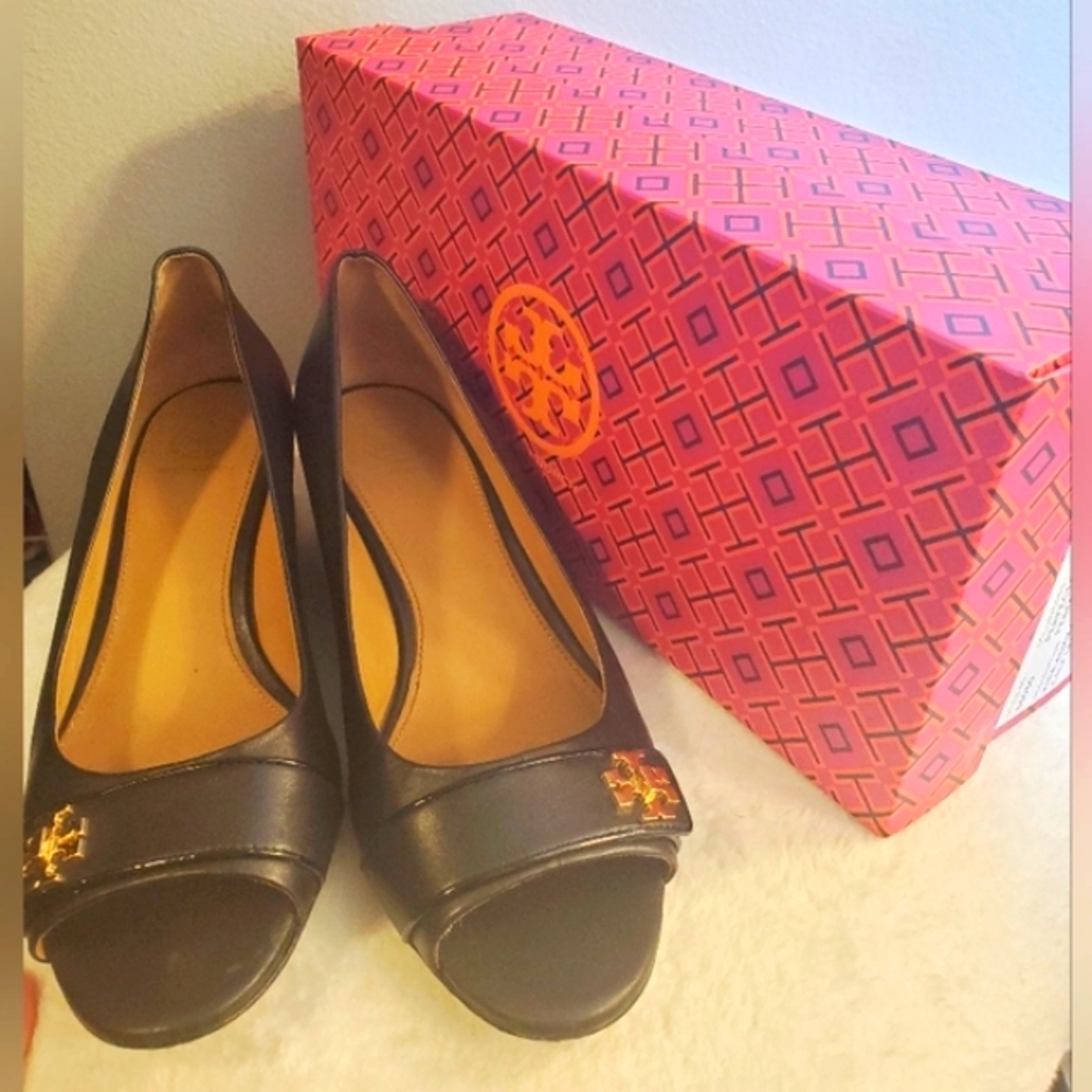 TORY BURCH Black Open Toe Wedge 8.5